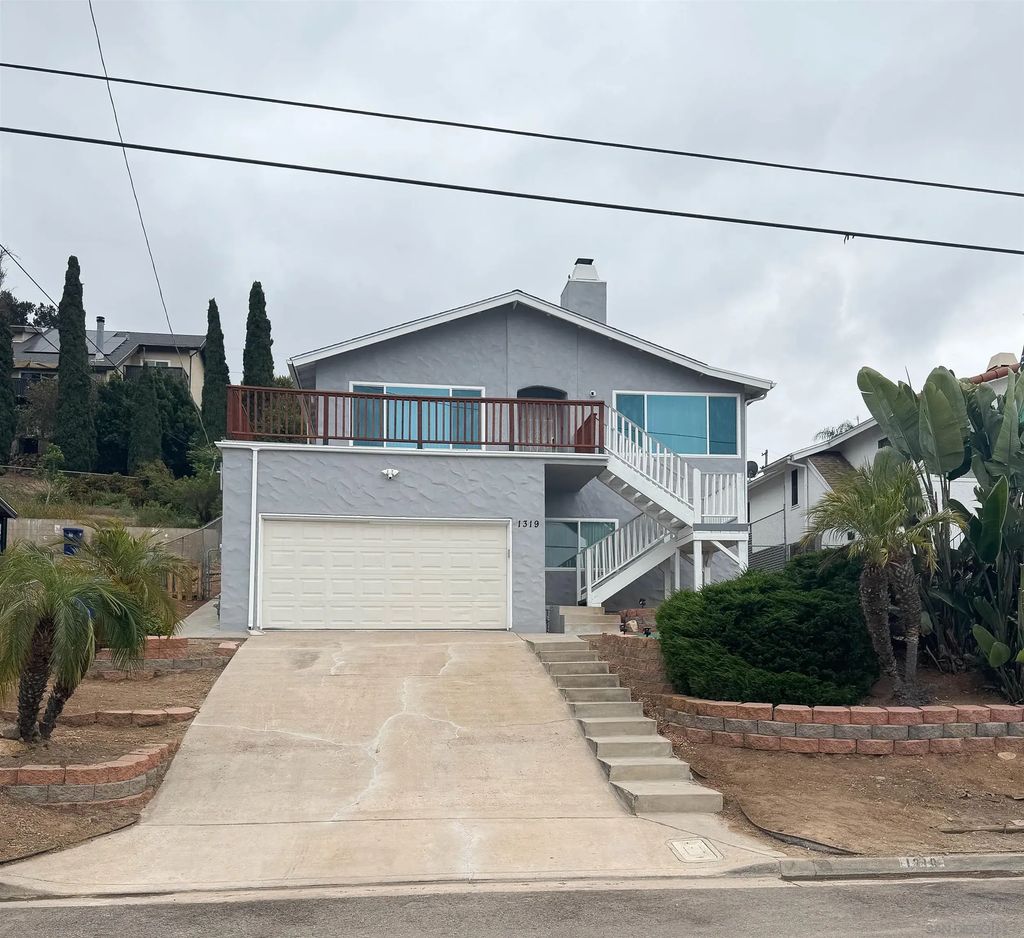 1319 Grand Ave., Spring Valley