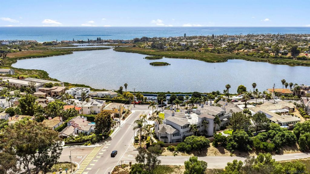 1128 Las Flores, Carlsbad