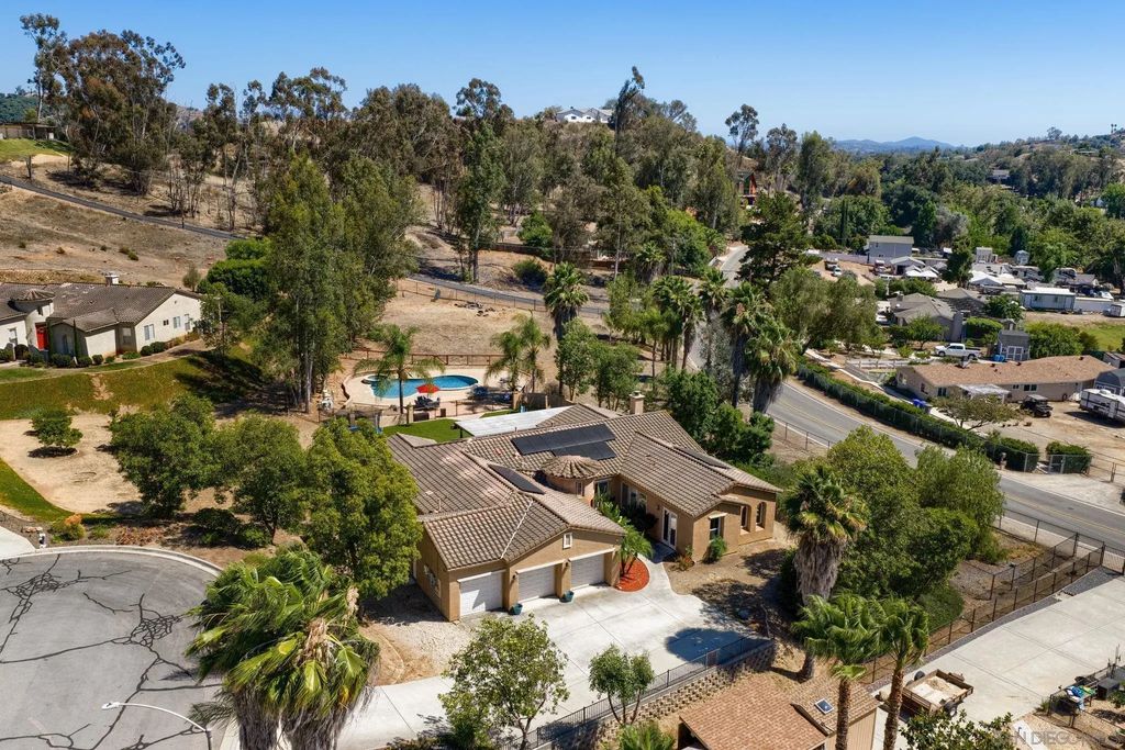 26138 Wyndemere, Escondido
