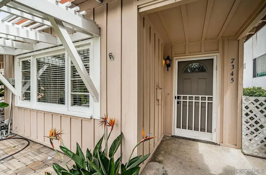 7345 Fay Ave, LA JOLLA