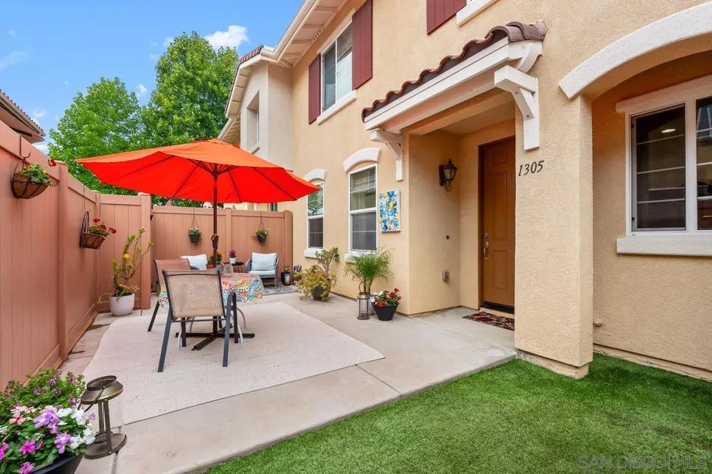 1305 Isabella Way, Vista