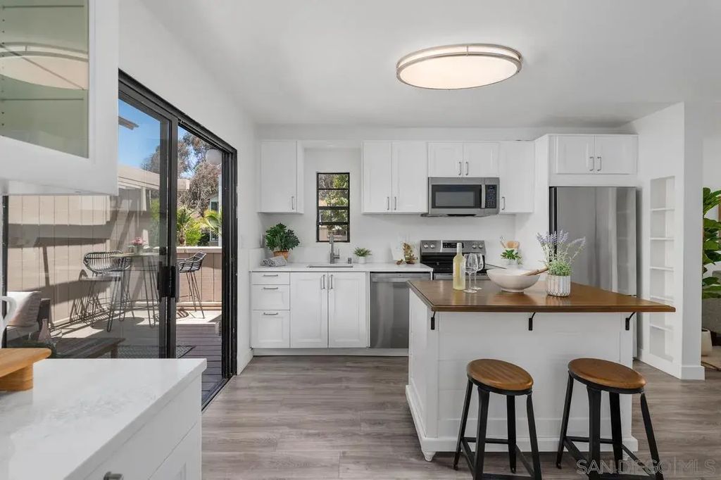 2726 Ariane Dr 46, Canyon Rim (CR)