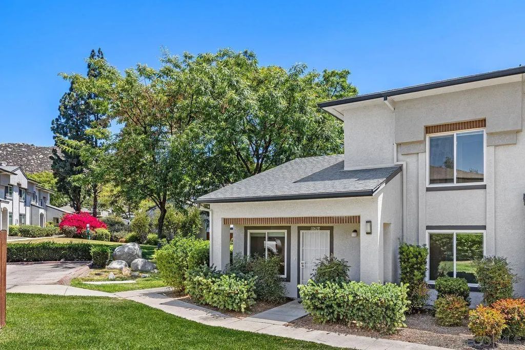 10628 Queen Jessica Ln, Santee