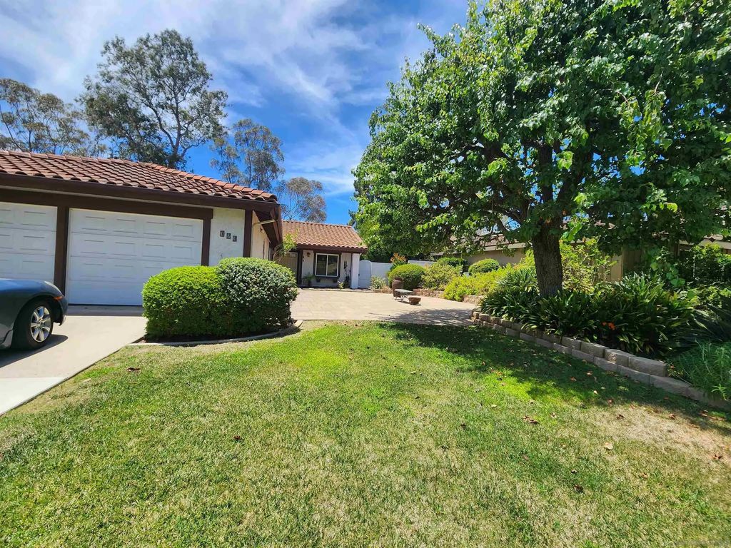 723 Santa Camelia, Solana Beach