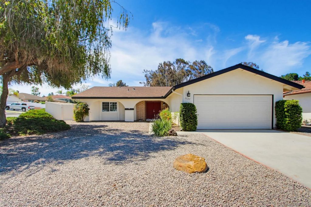 1121 La Mirada Ave, Escondido