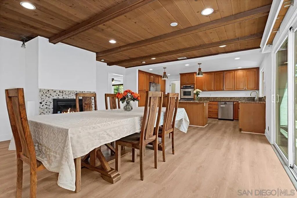 8857 Echo Dr, La Mesa