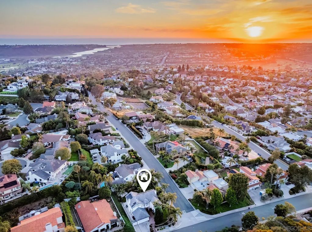 6823 Corintia St, Carlsbad