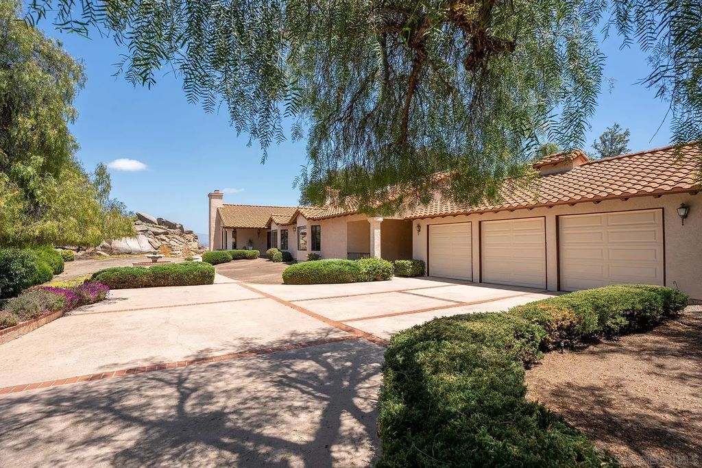 9522 Sage Hill Way, Escondido