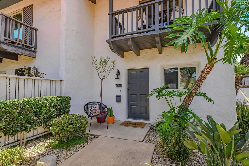 4202 Loma Riviera Ln, POINT LOMA