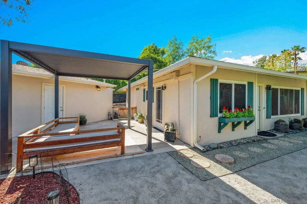 917 Chestnut St, Escondido