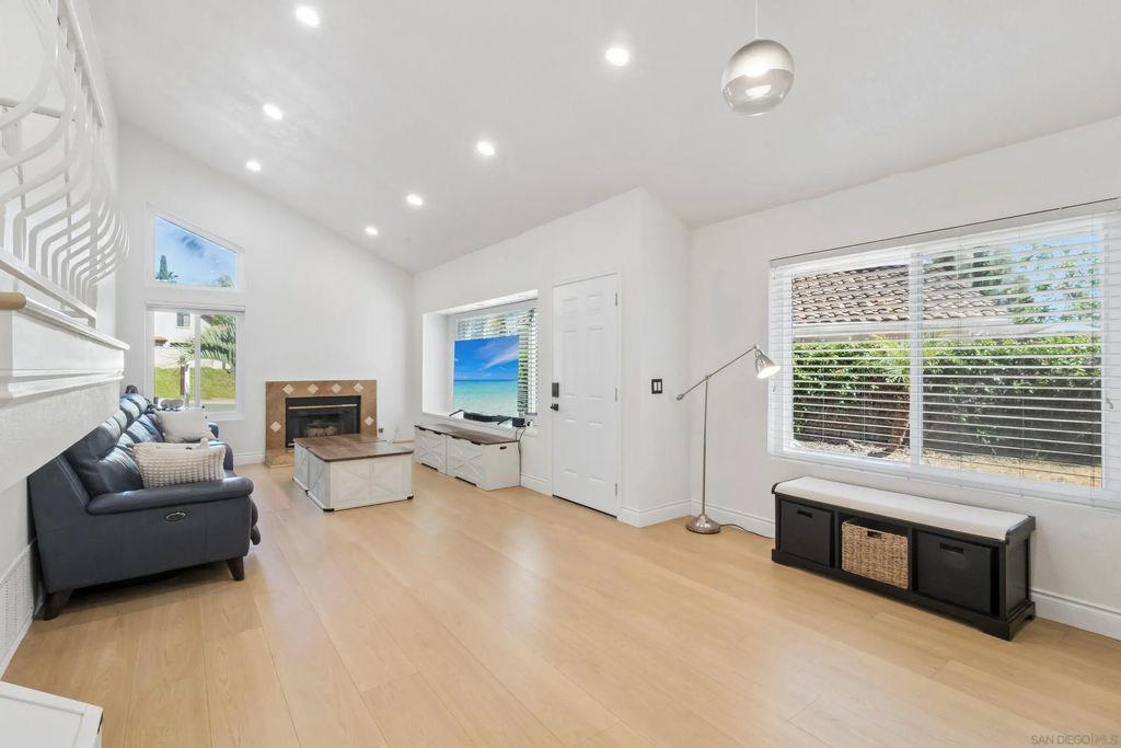 2343 Fair Oak, Escondido