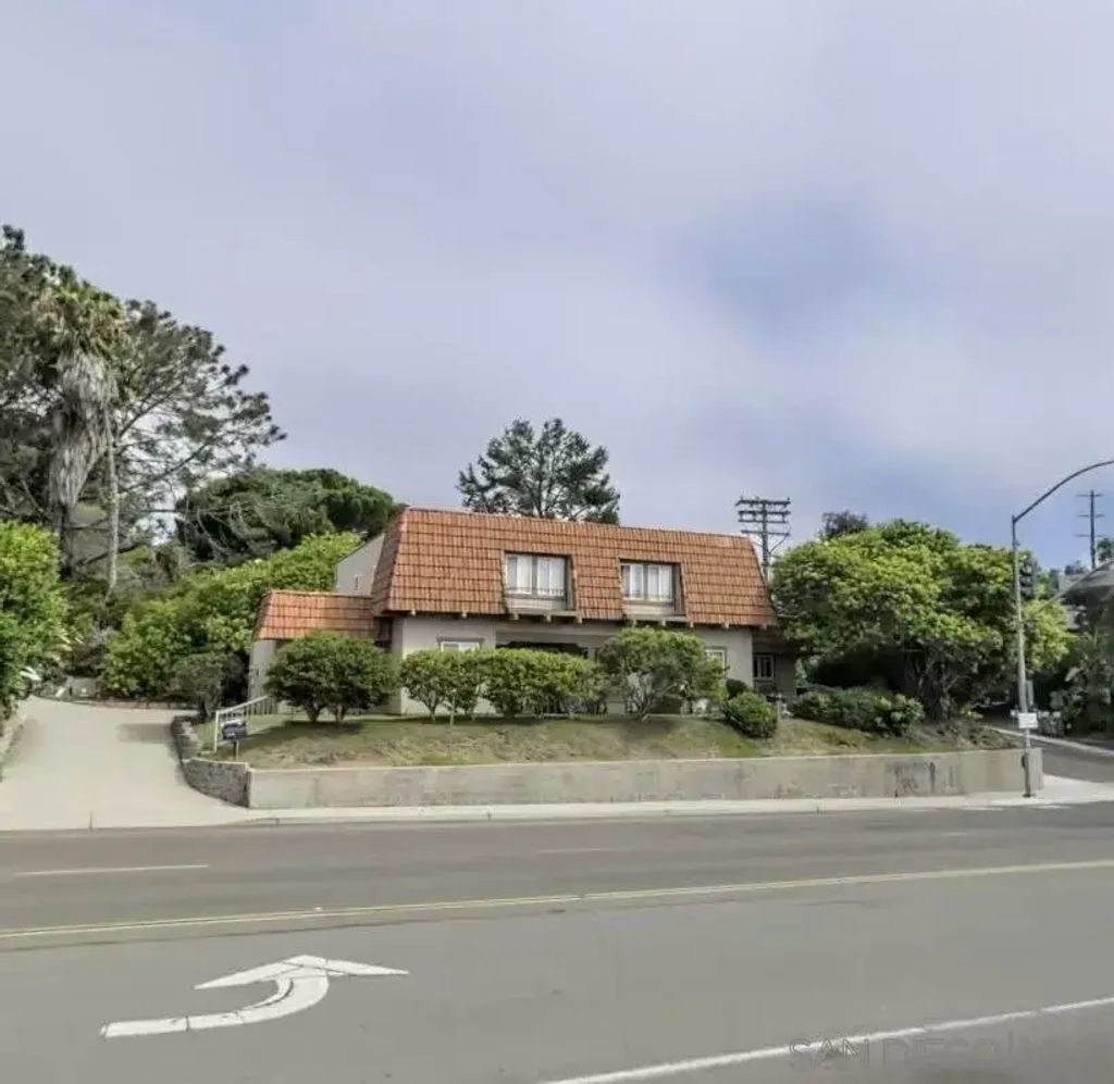 584-86 Lomas Santa Fe Dr, Solana Beach