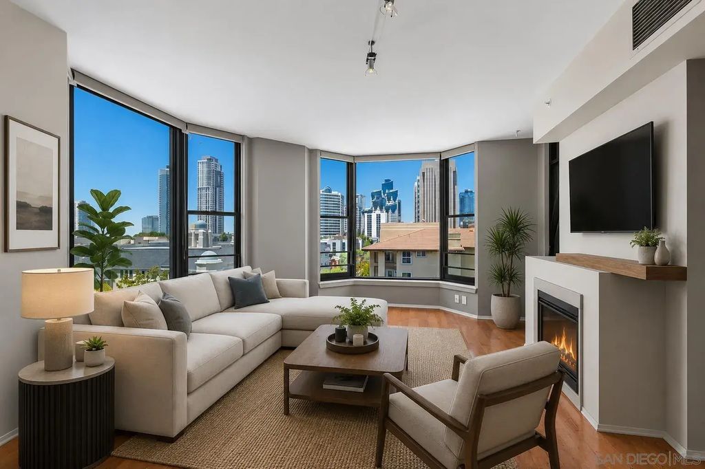 500 W Harbor Dr. 714, Downtown (DT)
