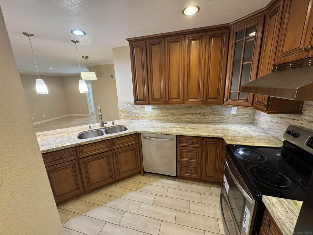 7405 Charmant Dr Suite 2313, UNIVERSITY CITY