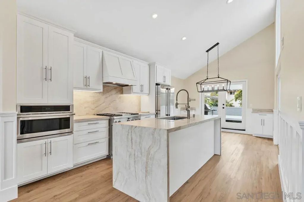 1987 Chalcedony St., PACIFIC BEACH
