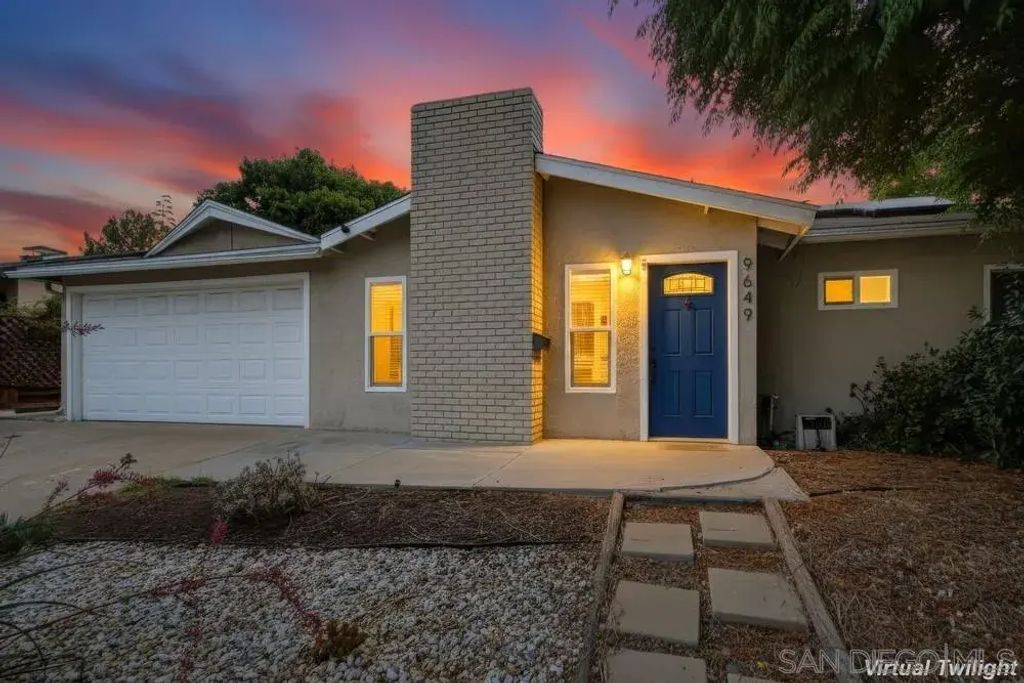 9649 Halberns Blvd, Santee