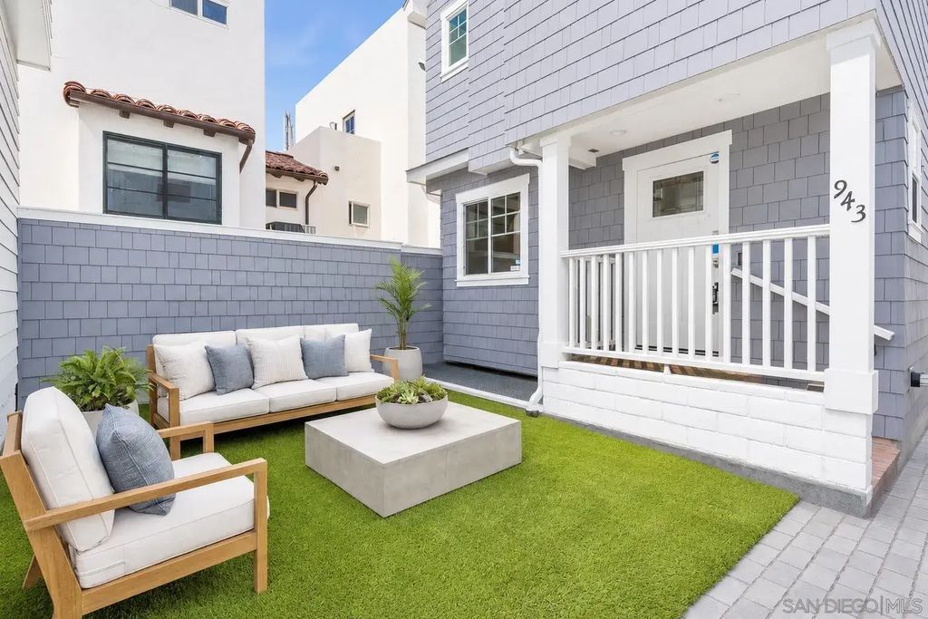 943 F Avenue, Coronado
