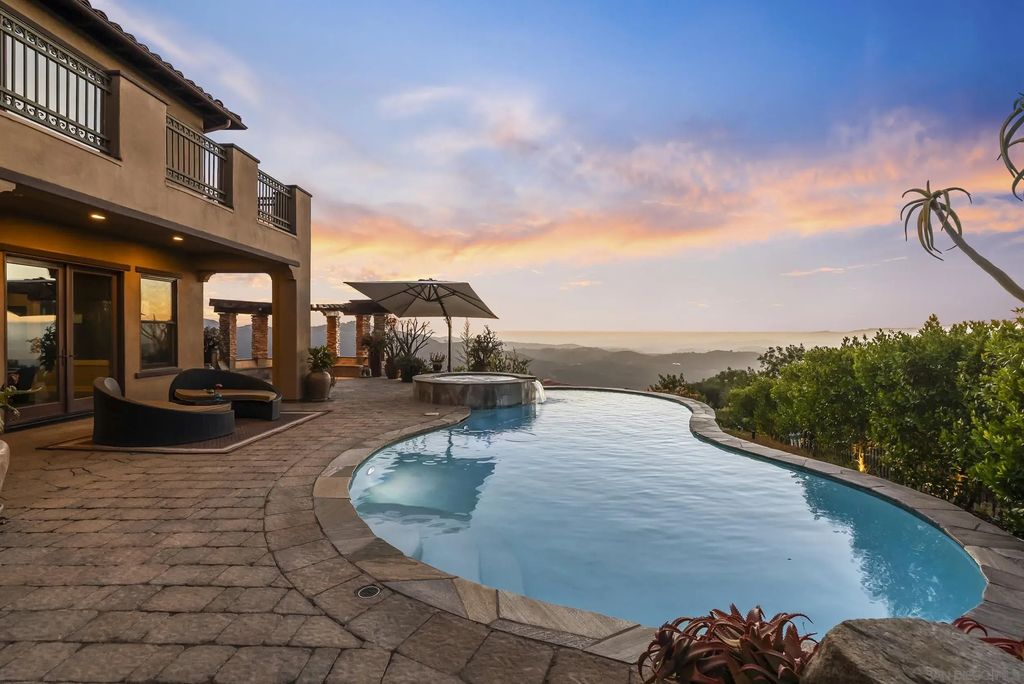 9572 Welk View Dr, Escondido