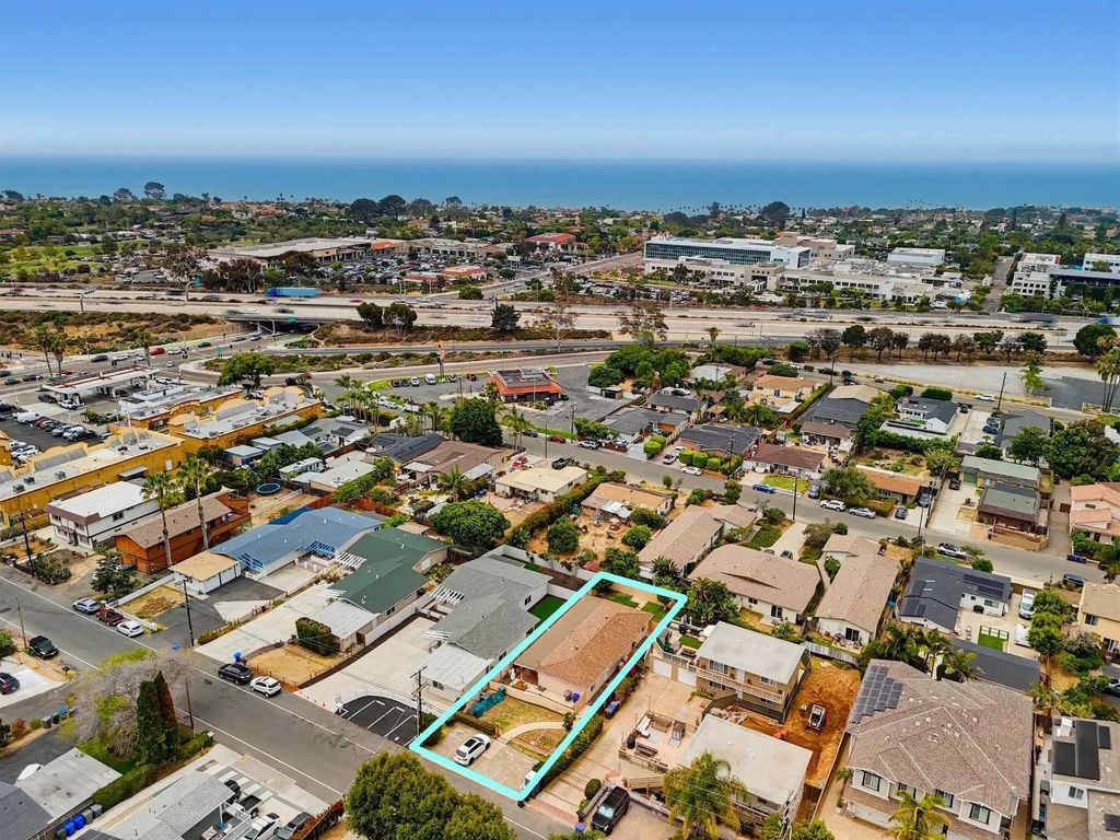 1090 Gardena Rd, Encinitas