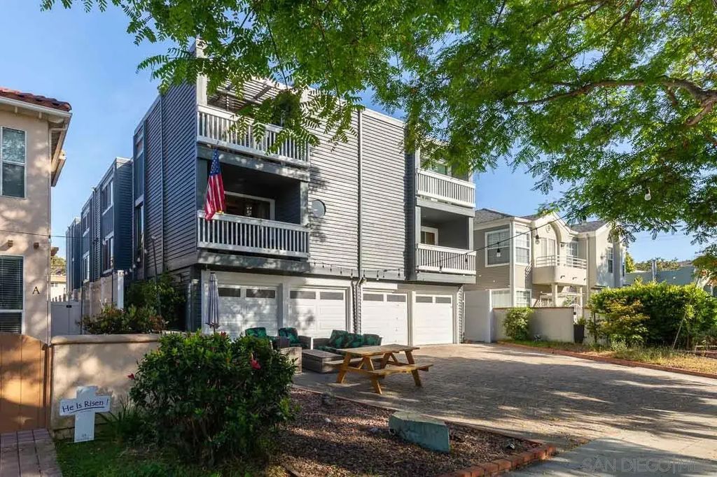 449 G Ave, Coronado