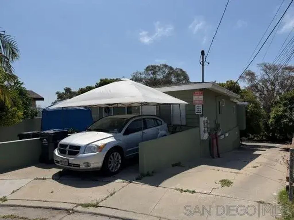 2499 Tuberose St, 