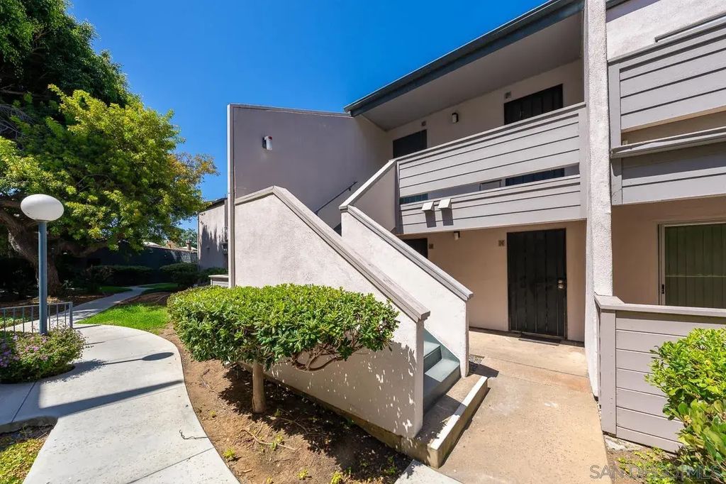 3266 Ashford St M, LINDA VISTA