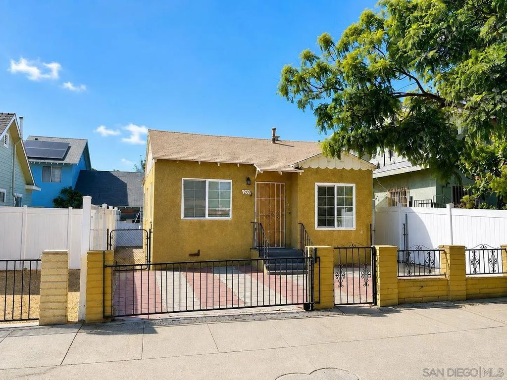 209 E 6th St, National City
