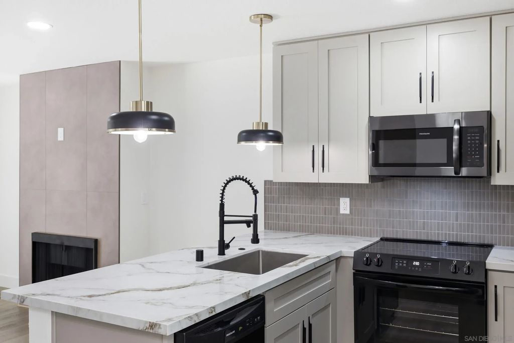 2260 Worden St 5, OCEAN BEACH