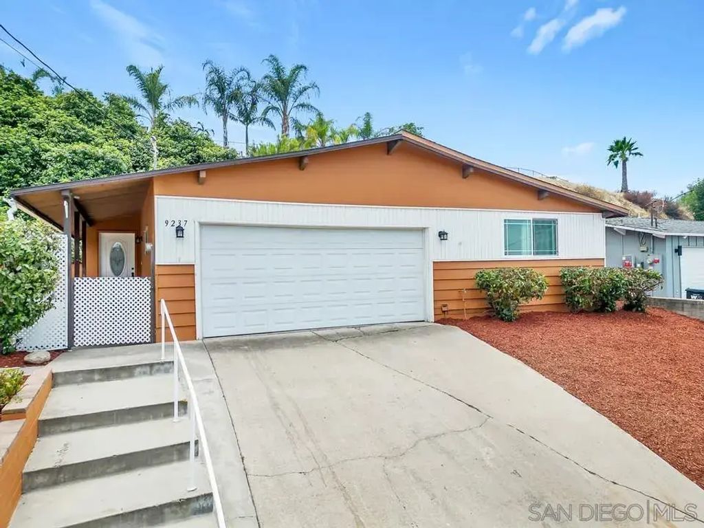 9237 Fanita Rancho, Santee