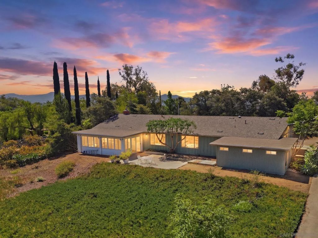 133 La Cresta Heights Rd, El Cajon