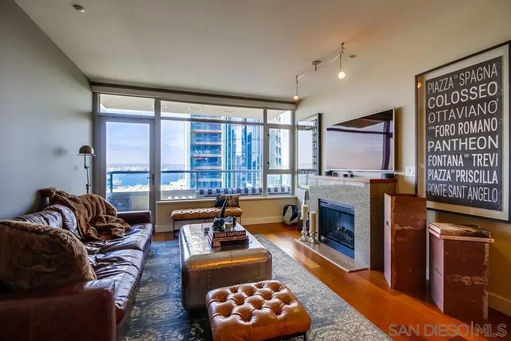 700 W E St 1602, Downtown (DT)