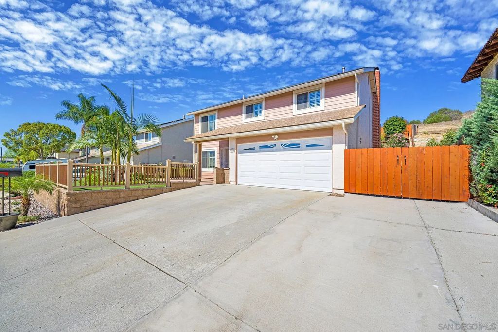 9874 Via Francis, Santee