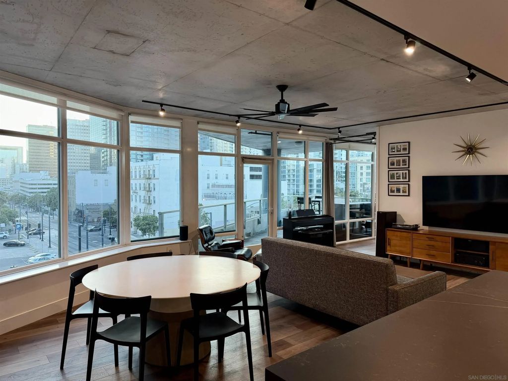 1080 Park Blvd 401, Downtown (DT)