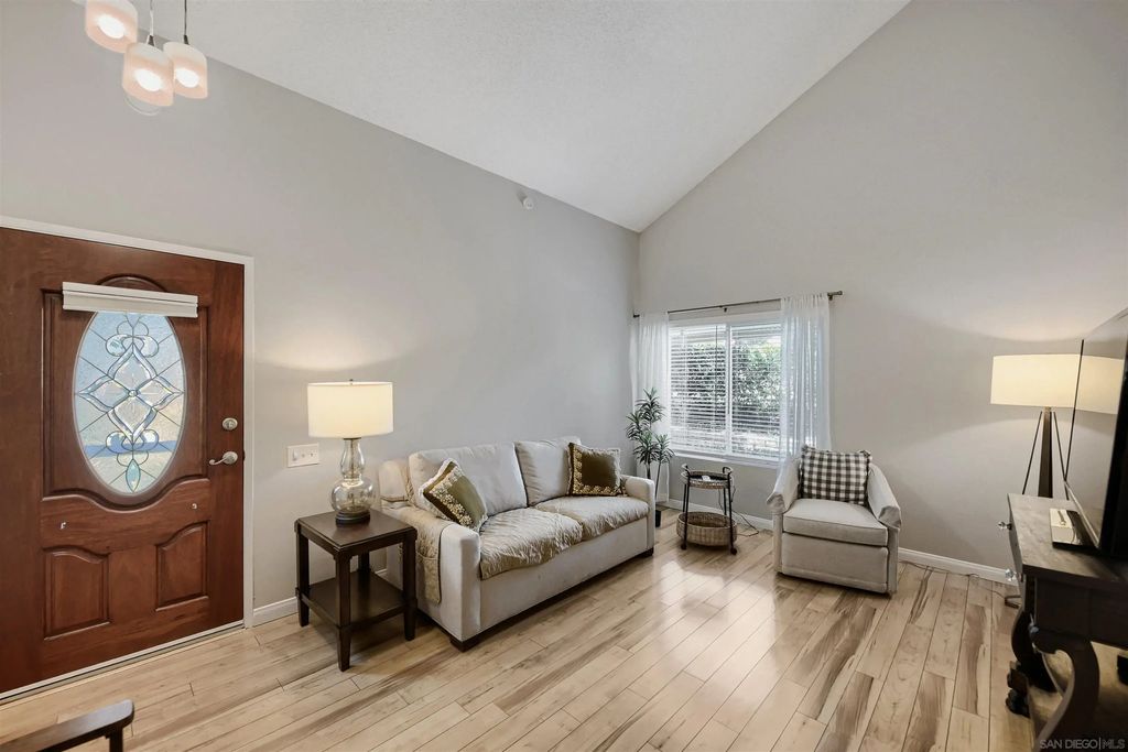 10825 Caravelle Pl, TIERRASANTA
