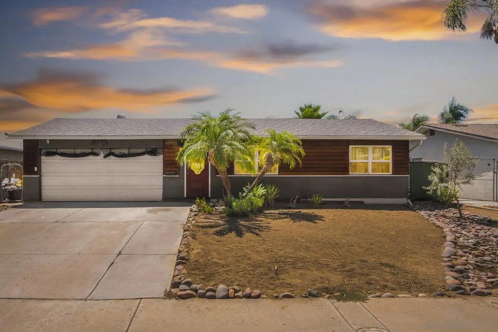 10020 Pino Dr, Lakeside