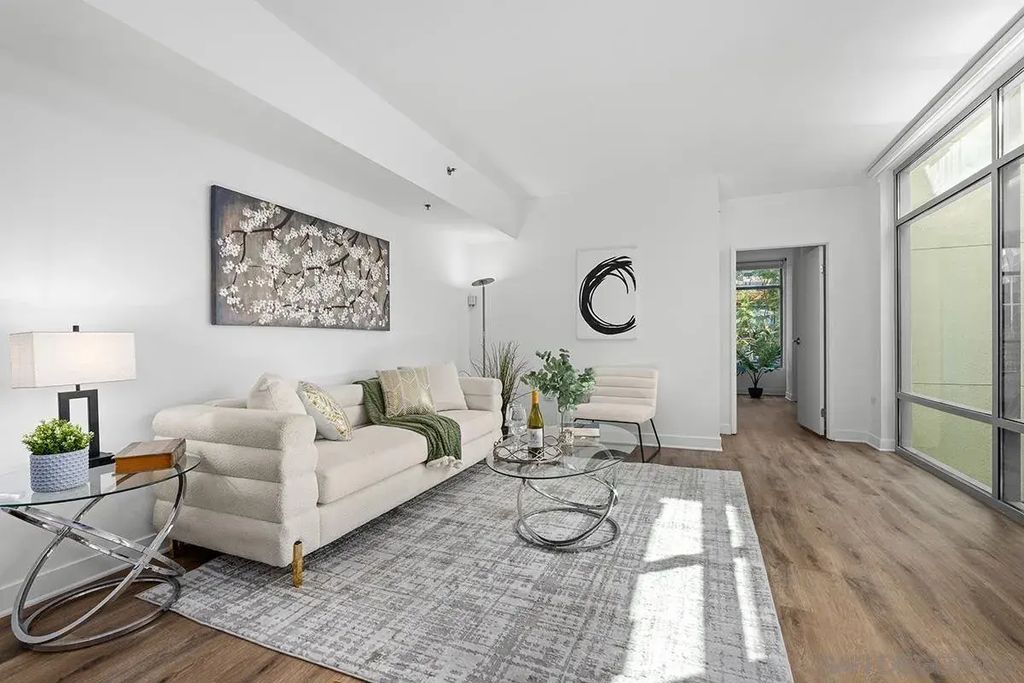 425 W Beech Street 303, DOWNTOWN