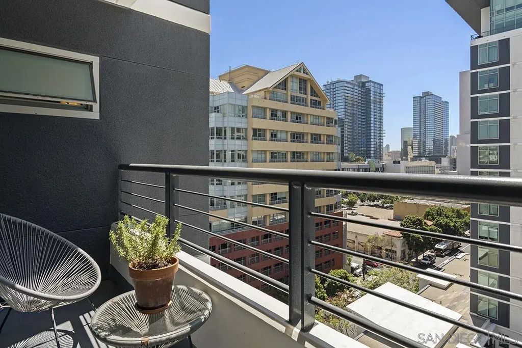 425 W Beech Street 1251, DOWNTOWN