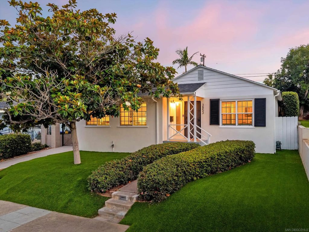 3853 Narragansett Ave., POINT LOMA