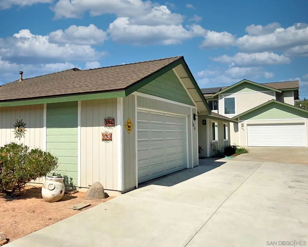 386-90 Richardson Ave, El Cajon