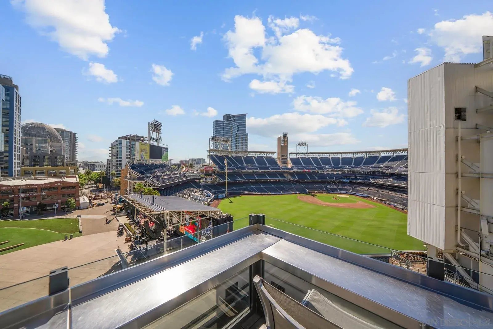 Photo of Listing #2600178