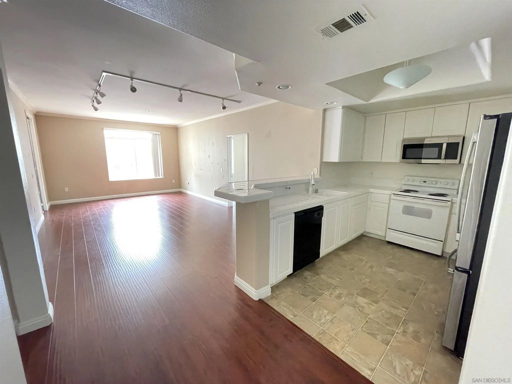 9229 Regents Rd L127, La Jolla