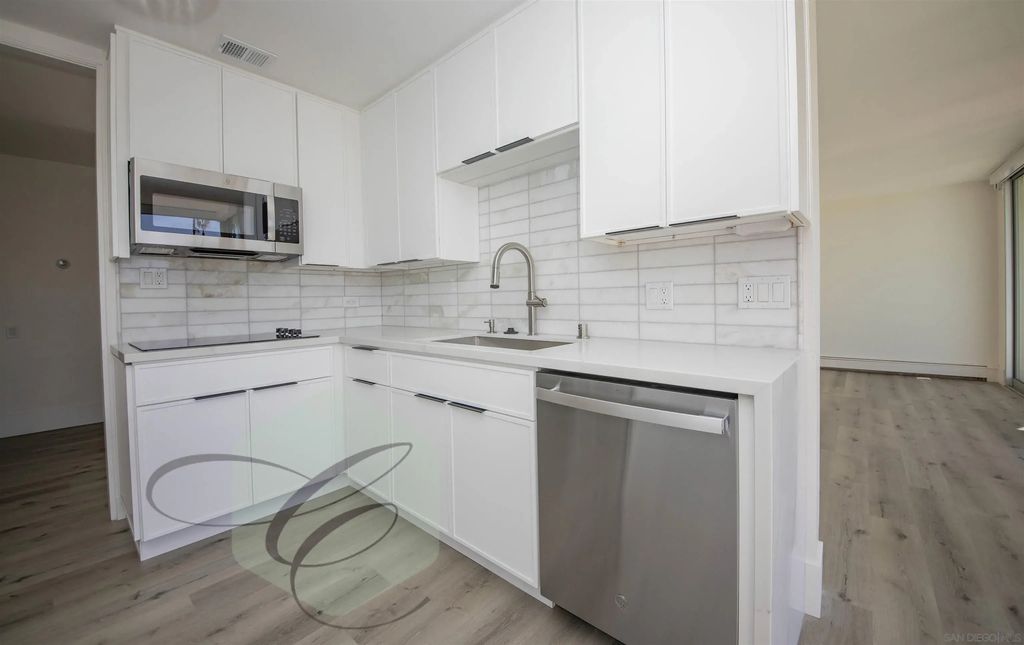 8111 Camino Del Oro, LA JOLLA