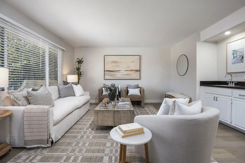 4265 Asher 52, BAY PARK