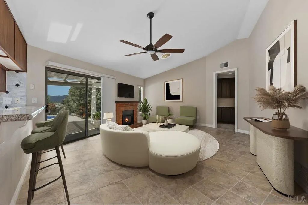 1315 Eagle Glen, Escondidio