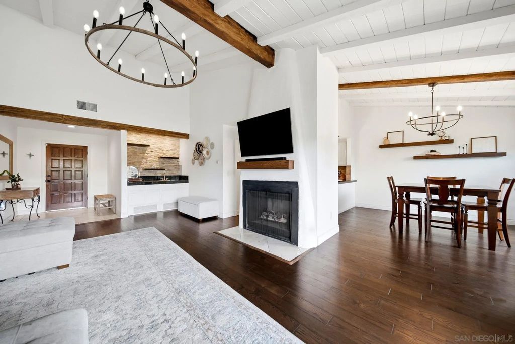 1126 San Jacinto, Escondido