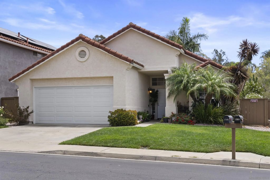 1544 Harbor Dr, Vista