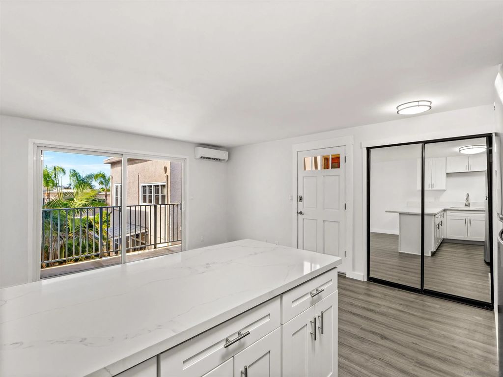 4057 Brant St Unit 8, MISSION HILLS