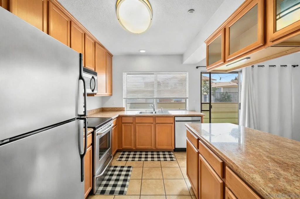 615 Fredricks Ave 142, Oceanside