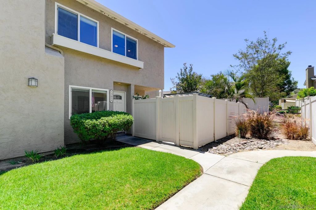13659 Sycamore Tree, Poway