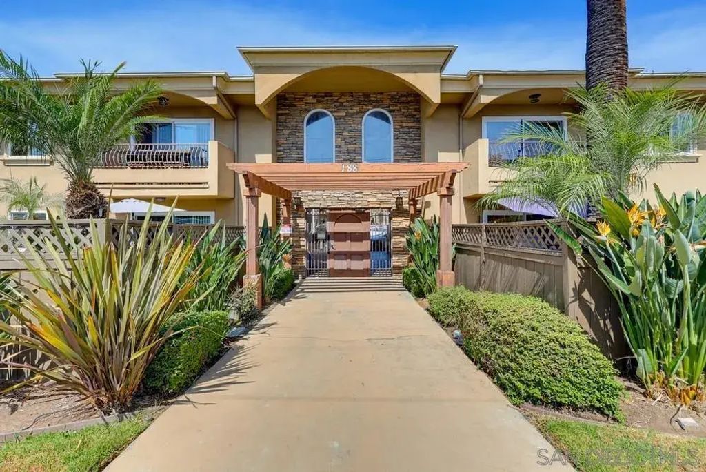 188 S Lincoln Ave 3, El Cajon